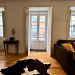 Bright And Sunny Apartment